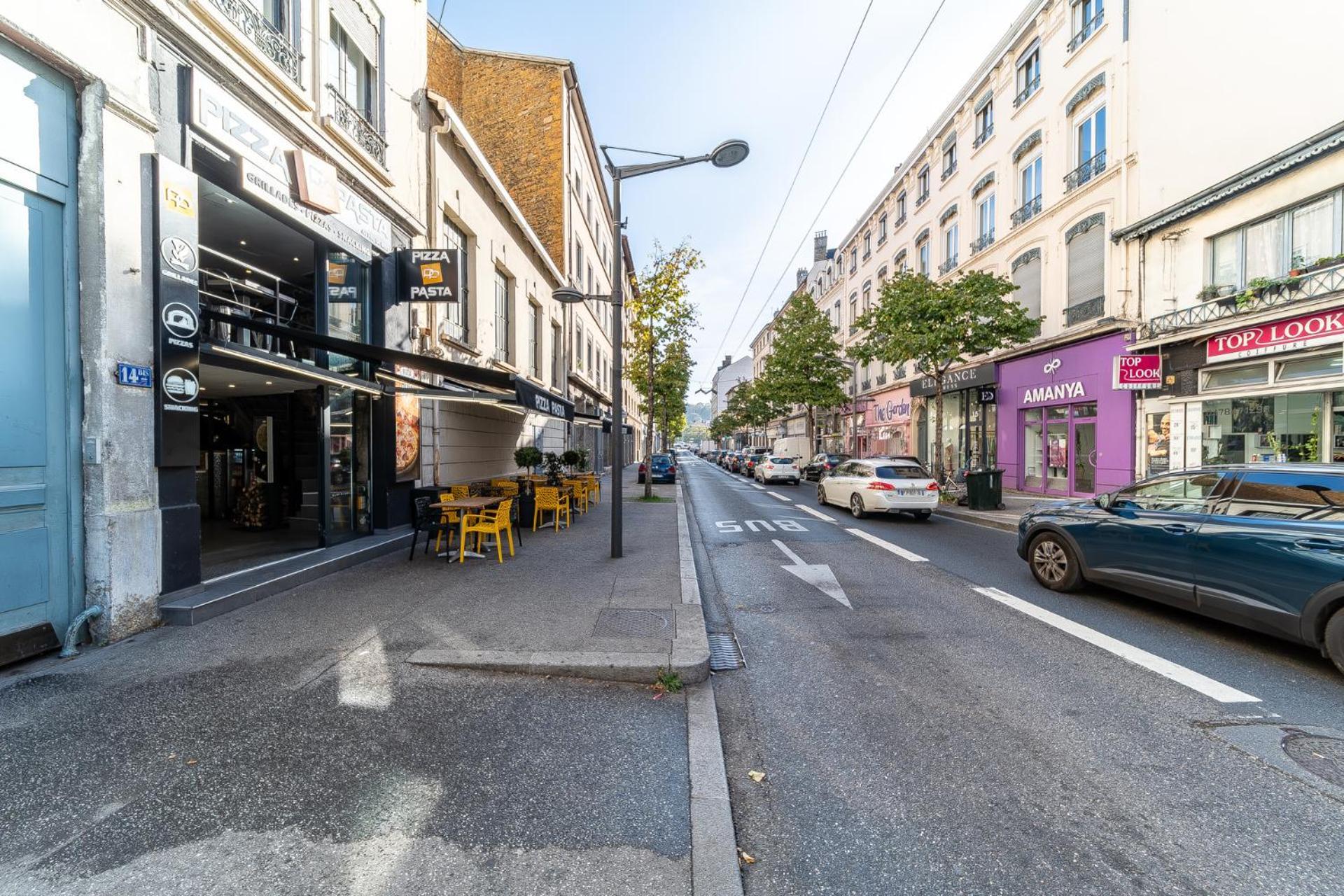 Le Marietton Appartement Cosy A Deux Pas Du Metro Valmy Lyon Exteriör bild